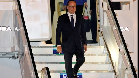 Fransa Cumhurbaşkanı Hollande Küba'yı Ziyaret Etti