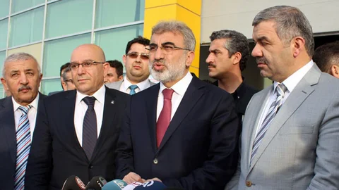 Taner Yıldız'dan Eleştiriler