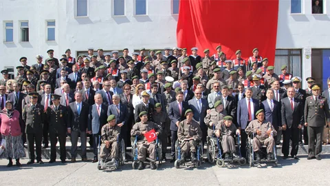 Bartın'da Engelli Gençler Asker Oldu