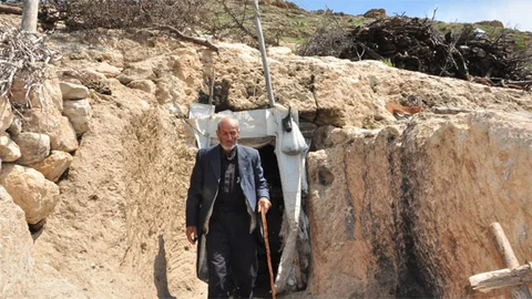 Batman'da Mağarada Yaşayan Çiftin Hikayesi