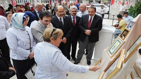 Erdemli'de Tezhip Sergisi Düzenlendi