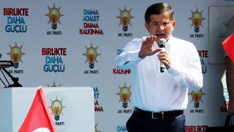 Isparta'da Davutoğlu'ndan Kritik Açıklamalar
