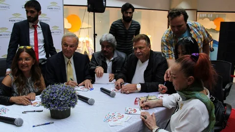 Yeşilçam Efsaneleri Elazığ’da Hayranlarıyla Buluştu