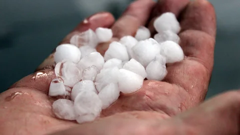 Kahramanmaraş'ta Ceviz Büyüklüğünde Dolu Yağdı