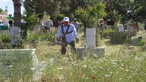 Mersin Mut'ta Mezarlık Temizliği Yapıldı
