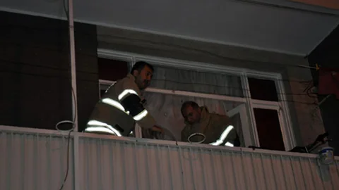 İzmir'de Elektrik Yangını Yaşandı