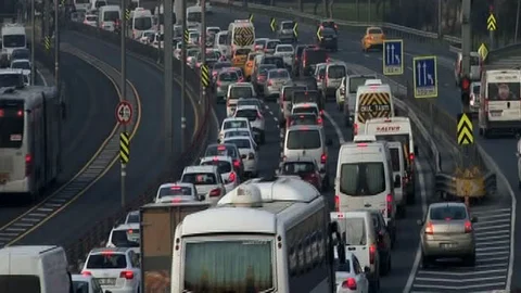 Trafikte araç sayısı arttı