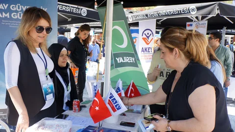 İstanbul Aydın Üniversitesi Kariyer Fuarı Düzenlendi
