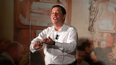 Yalçın Menteş'e Zahide Yetiş'ten Destek