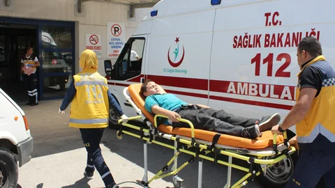 Denizli'de Öğrenciler Hastaneye Akın Etti