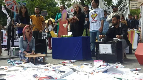 Atanamayan Öğretmenler Eylemde