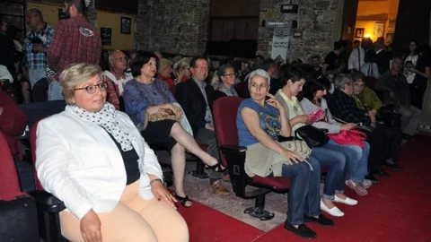 6. Ayvalık Tiyatro Festivali Devam Ediyor