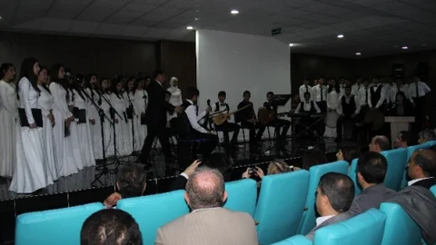 Diyarbakır'da 7 Dilde Konser Düzenlendi
