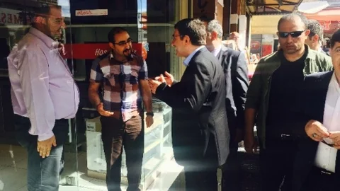 Cevdet Yılmaz Sur'da Esnafla Bir Araya Geldi