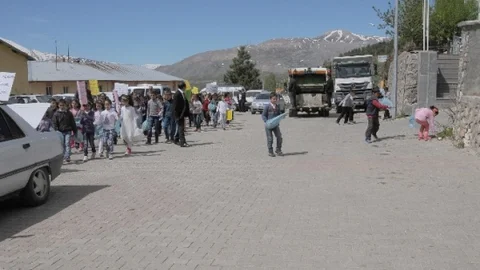 Adıyaman'da Öğrenciler Temizlik Yaptı