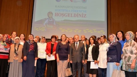 Mersin'deki Kadın Çiftçiler Sertifika Aldı