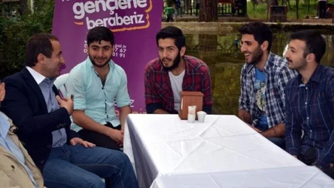 Antalya'da Üniversite Öğrencileri Piknikte Buluştu