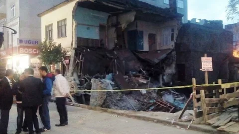 Giresun'da Bina Çöktü, Facianın Eşiğinden Dönüldü