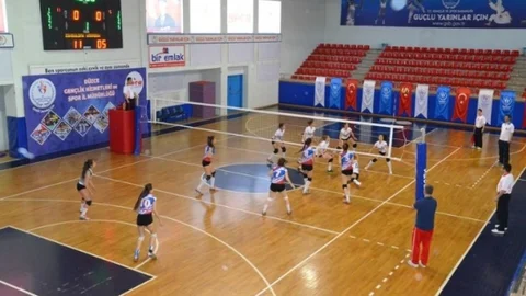 Genç Kızlar Voleybol Müsabakaları Başladı