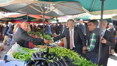 Gümüşhane'de Milletvekilleri Pazar Ziyareti Yaptı