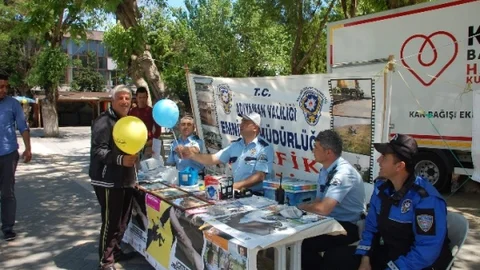 Adıyaman'da Trafik Bilgilendirme Standı