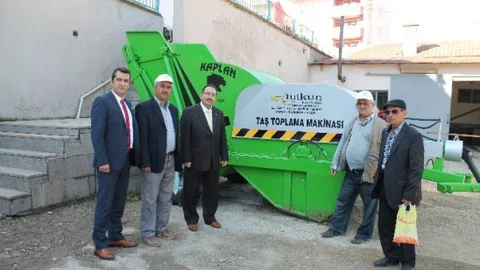 Bilecik'te Taş Toplama Makinesi Alındı