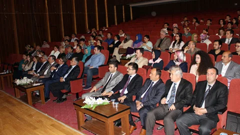 Sakarya'da Açık Öğretim Ödülleri Verildi