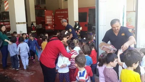 Düzce'de Minik Öğrencilerin İtfaiye Ziyareti