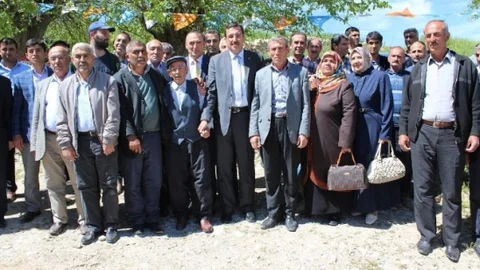 Bülent Tüfenkci Akçadağ’da Seçim Çalışmalarını Sürdürüyor