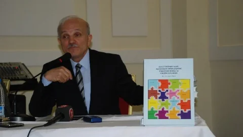 Prof. Dr. Hasan Tosun Kitap Tanıttı