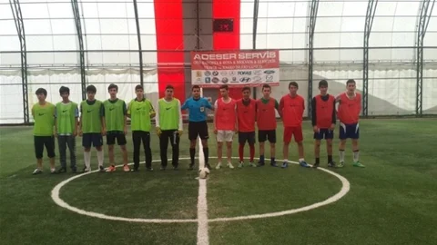 Yalova'da Liselerarası Halı Saha Ligi Başladı