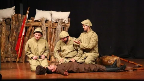 Son Çanakkale Tiyatro Oyunu Duygulara Dokundu