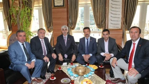 Bolu'da Muhtarlar Başkan Yılmaz'ı Ziyaret Etti
