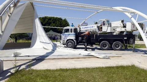 Mersin'de Deniz Park Yıkılıyor