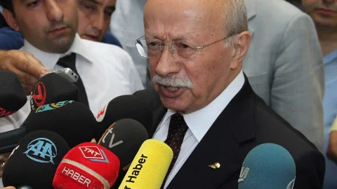 Oktay Ekşi'nin Eşi Hayatını Kaybetti