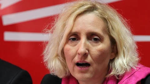 Meral Akşener'e Destek Büyüyor