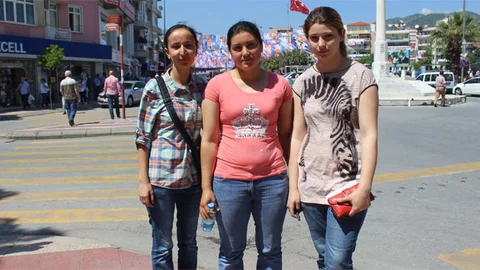 Küçük Gelinler Başbakan'dan Yardım Talep Etti