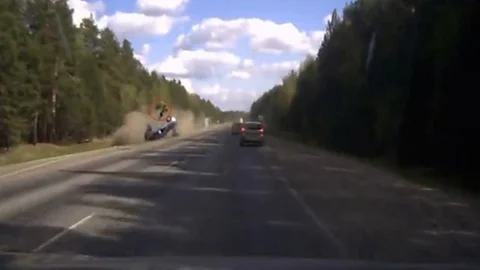 Tümen'de Takla Atan Araç Kazası