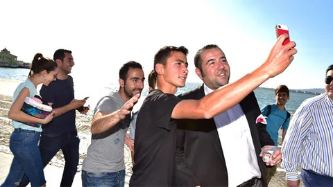 Niyazi Gül Dört Nala Filmi İzmir'de Galası Yapıldı