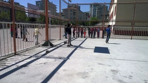 Kayseri'de Minyatür Kale Direkleri Çalındı