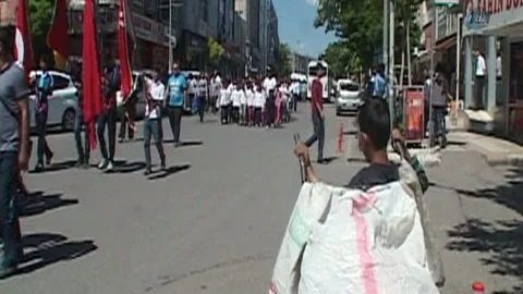 Adıyaman'da Duygusal Gençlik Yürüyüşü