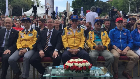 Sultanahmet'te Ralli Başladı