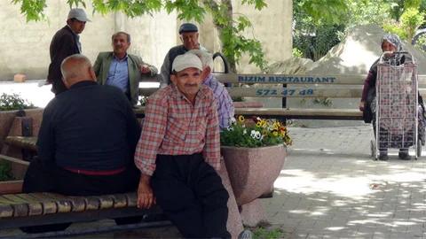 Antalya Gazipaşa'da Doğum Tarihleri 00.00 Olarak Kaydedildi