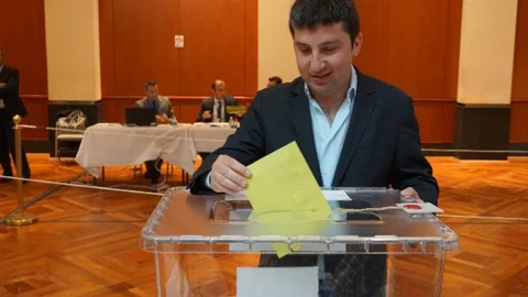 ABD'de Türk Seçmenler Oy Veriyor