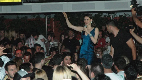 Ayşe Hatun Önal Bodrum'da Konser Verdi