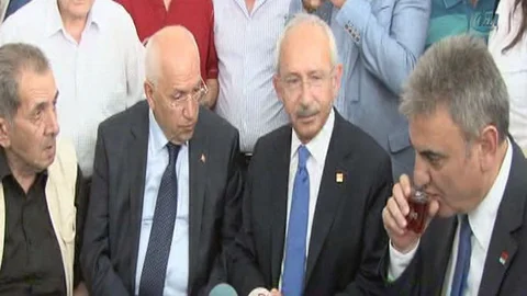 Kılıçdaroğlu Emeklilerle Çay İçtiği Anları Paylaştı