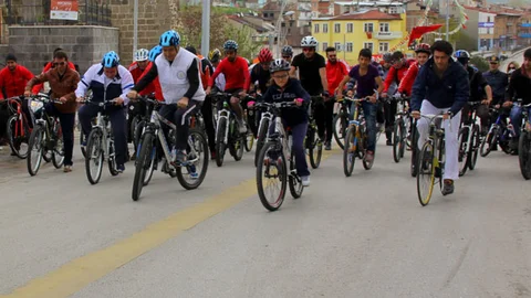 Erzurum'da Bisiklet Yarışı Heyecanı