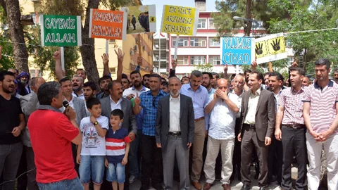 Şanlıurfa'da Mursi İçin Destek Gösterisi