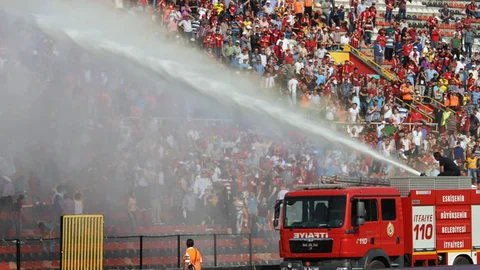Eskişehirspor Taraftarına İtfaiye Desteği