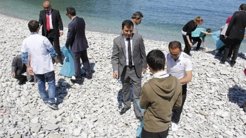 Çatalzeytin'de Öğrenciler Temizlik Yaptı